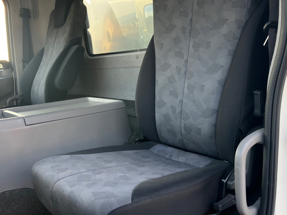 UDトラックス コンドル バン車 中型 TKG-MK38C 年式 H25[写真13]