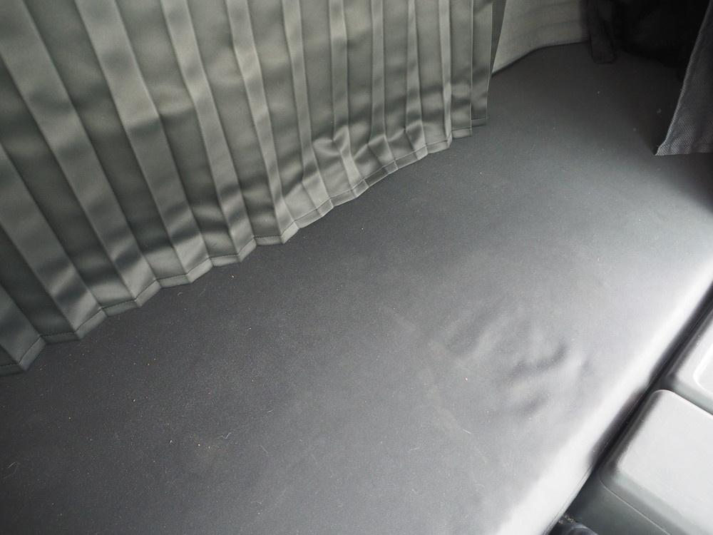 いすゞ ギガ ウイング車 大型 QKG-CYJ77A 年式 H27[写真28]