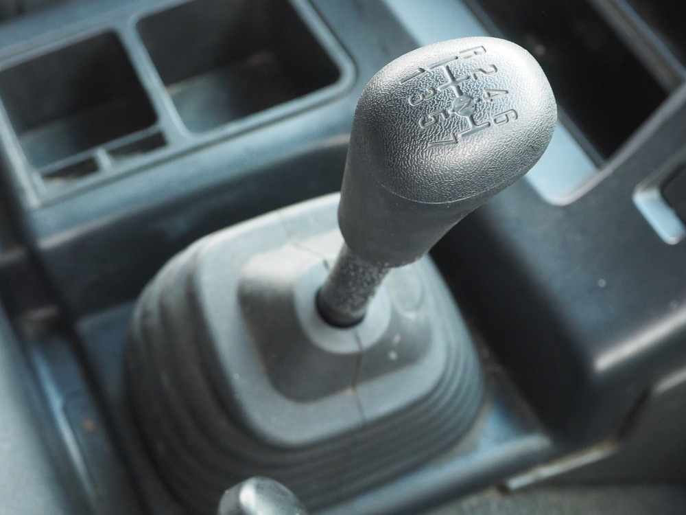 いすゞ ギガ ウイング車 大型 QKG-CYJ77A 年式 H27[写真25]