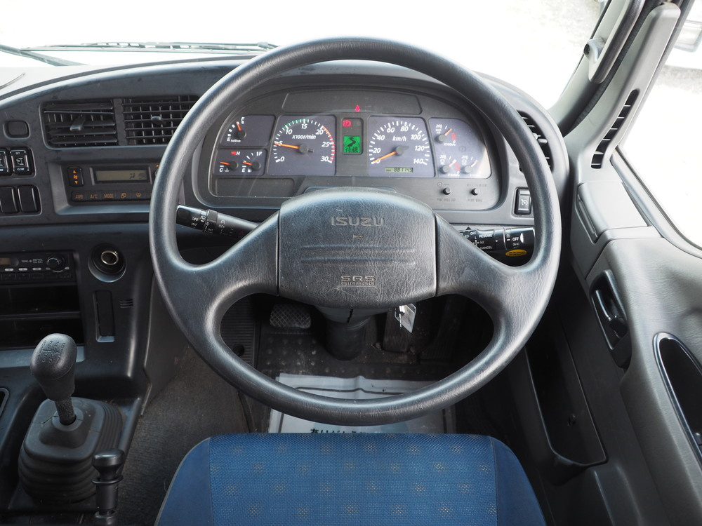 いすゞ ギガ ウイング車 大型 QKG-CYJ77A 年式 H27[写真23]