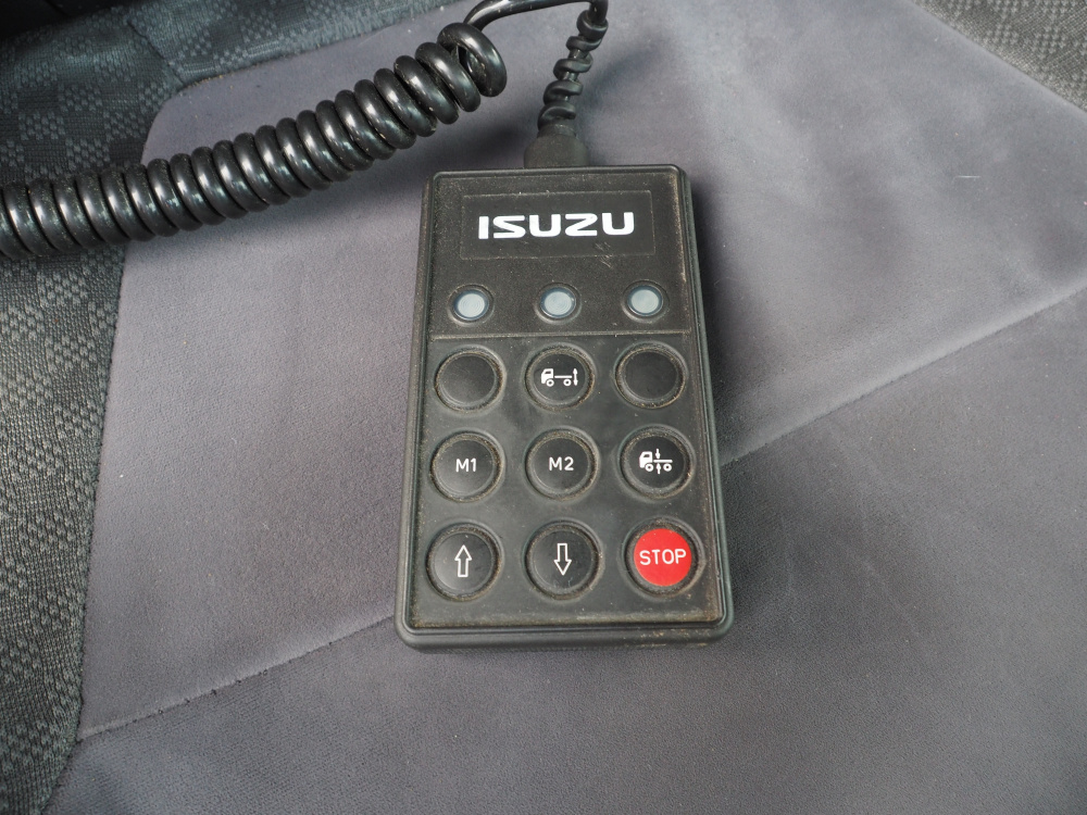 いすゞ フォワード ウイング車 中型 TKG-FRR90T2 年式 H28[写真37]
