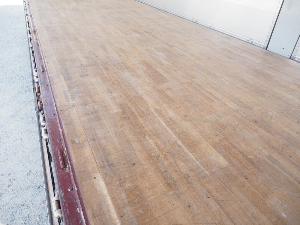 いすゞ ギガ ウイング車 大型 QPG-CYJ77B 年式 H29[写真17]