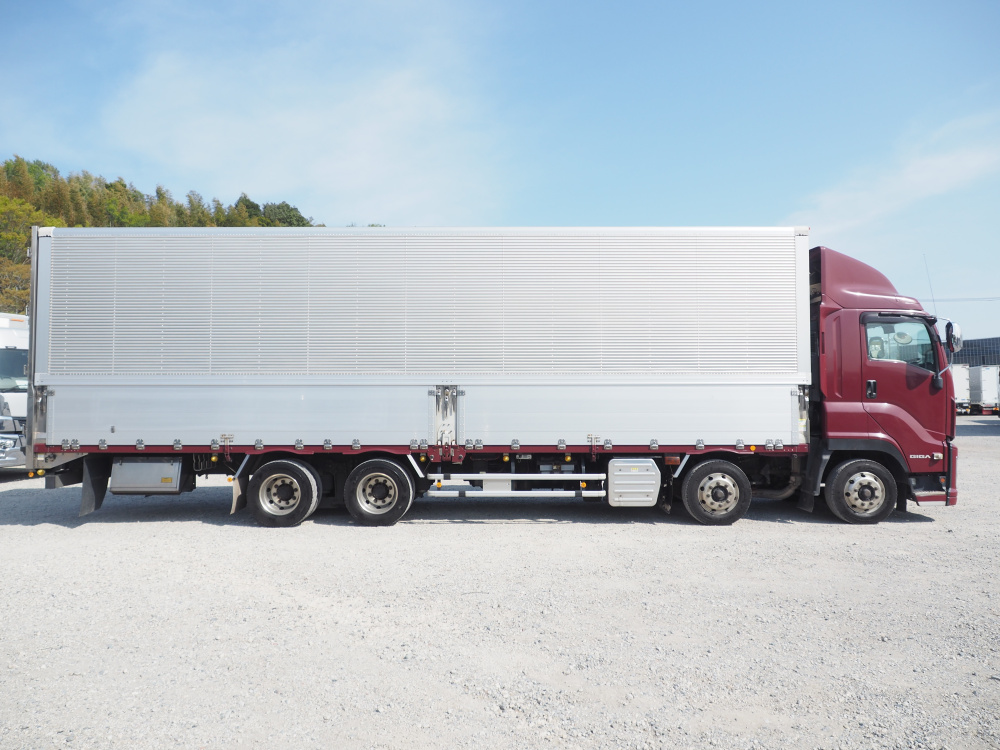 いすゞ ギガ ウイング車 大型 QPG-CYJ77B 年式 H29[写真08]