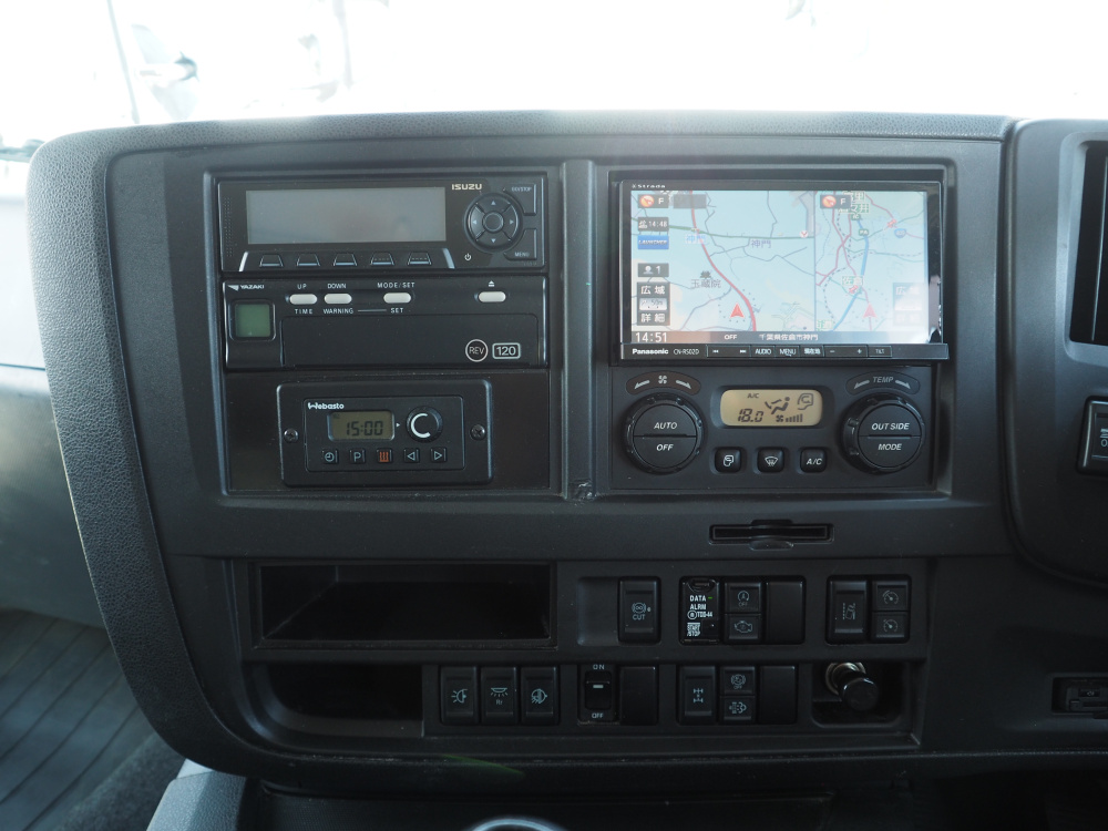 いすゞ ギガ ウイング車 大型 QPG-CYJ77B 年式 H29[写真27]