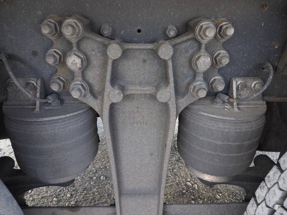 いすゞ ギガ ウイング車 大型 QPG-CYJ77B 年式 H29[写真34]