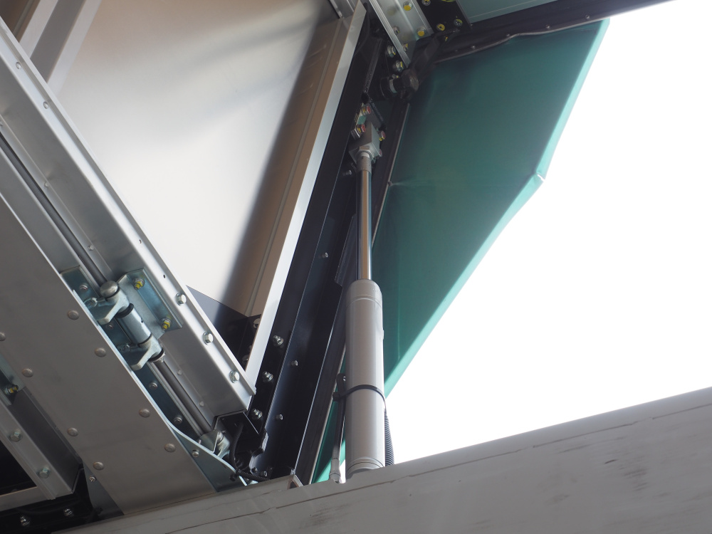 いすゞ ギガ ウイング車 大型 2PG-CYJ77C 年式 R1[写真13]