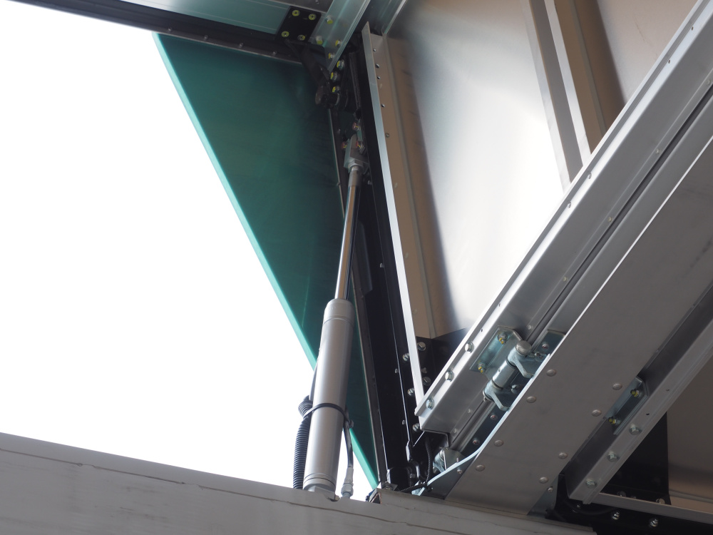 いすゞ ギガ ウイング車 大型 2PG-CYJ77C 年式 R1[写真18]