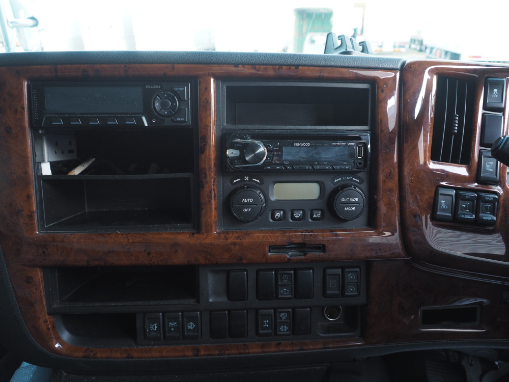 いすゞ ギガ ウイング車 大型 2PG-CYJ77C 年式 R1[写真33]