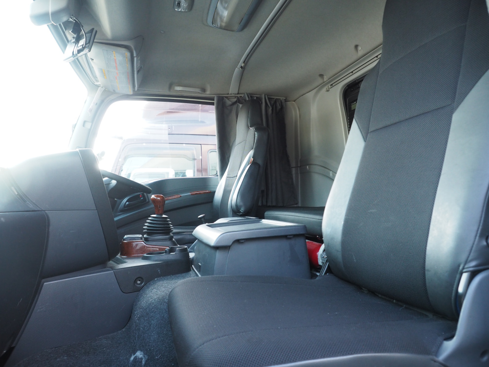 いすゞ ギガ ウイング車 大型 2PG-CYJ77C 年式 R1[写真38]