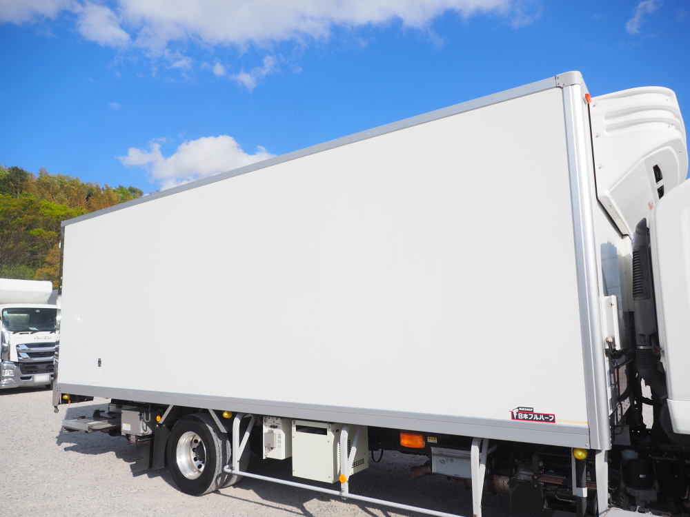 いすゞ フォワード 冷凍バン 中型 TKG-FRR90S2 年式 H27[写真10]