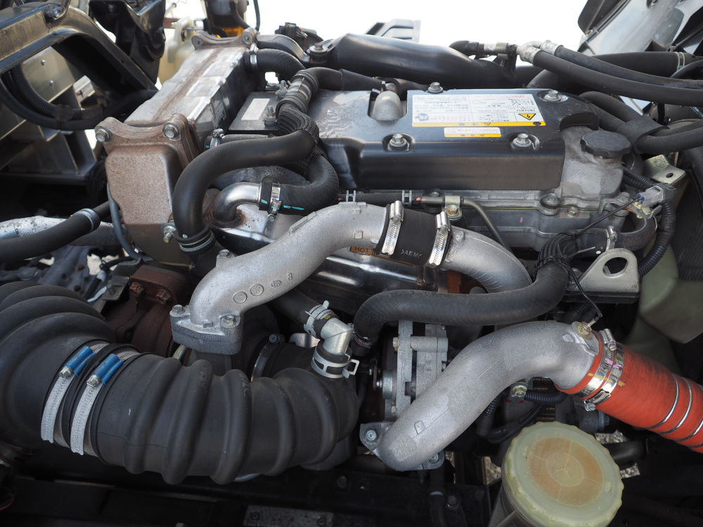 いすゞ フォワード 冷凍バン 中型 TKG-FRR90S2 年式 H27[写真40]