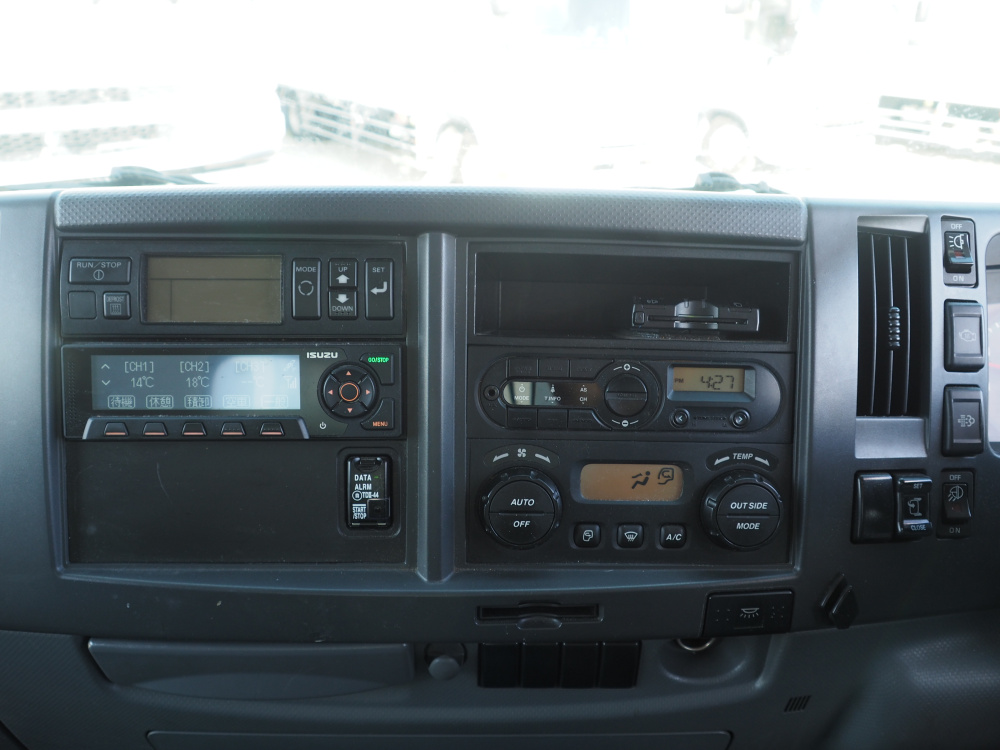いすゞ フォワード 冷凍バン 中型 TKG-FRR90S2 年式 H27[写真29]