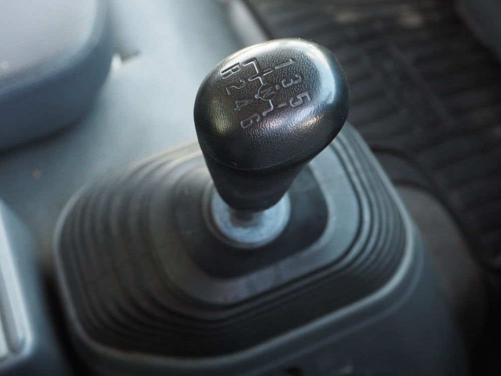 いすゞ フォワード 冷凍バン 中型 TKG-FRR90S2 年式 H27[写真28]