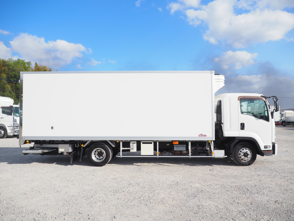 いすゞ フォワード 冷凍バン 中型 TKG-FRR90S2 年式 H27[写真09]