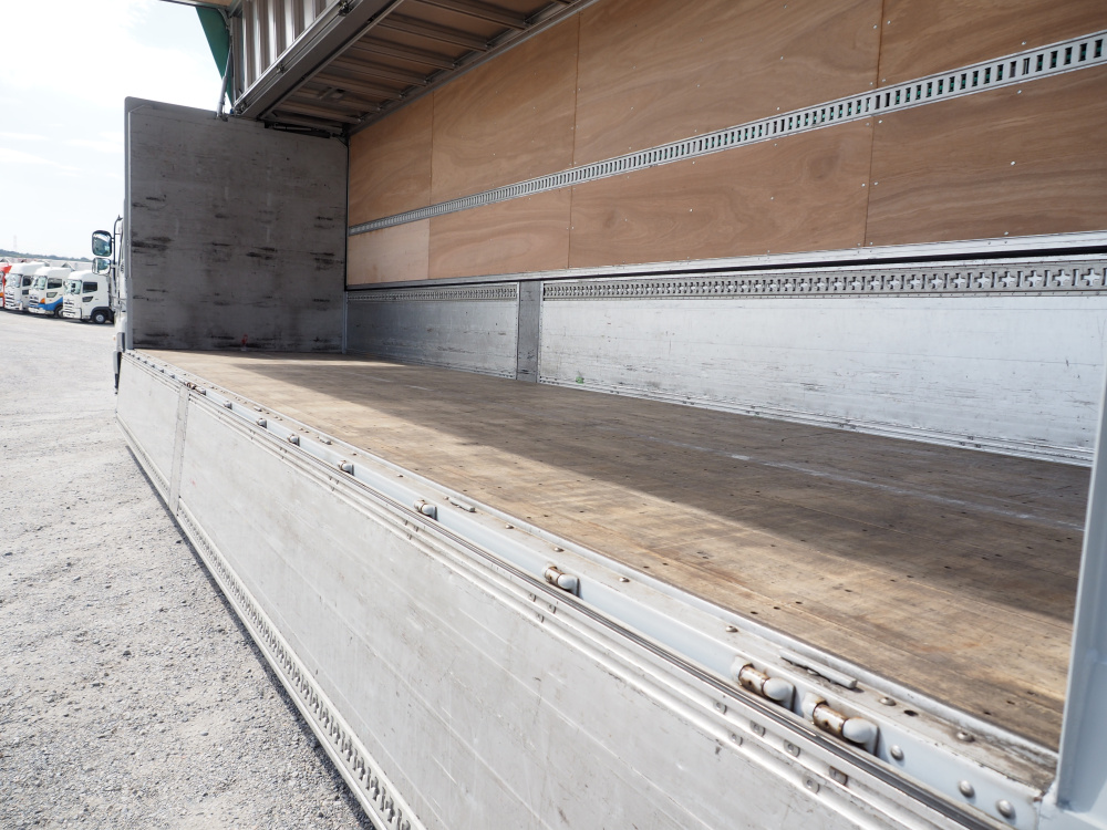 いすゞ ギガ ウイング車 大型 QKG-CYJ77A 年式 H26[写真20]