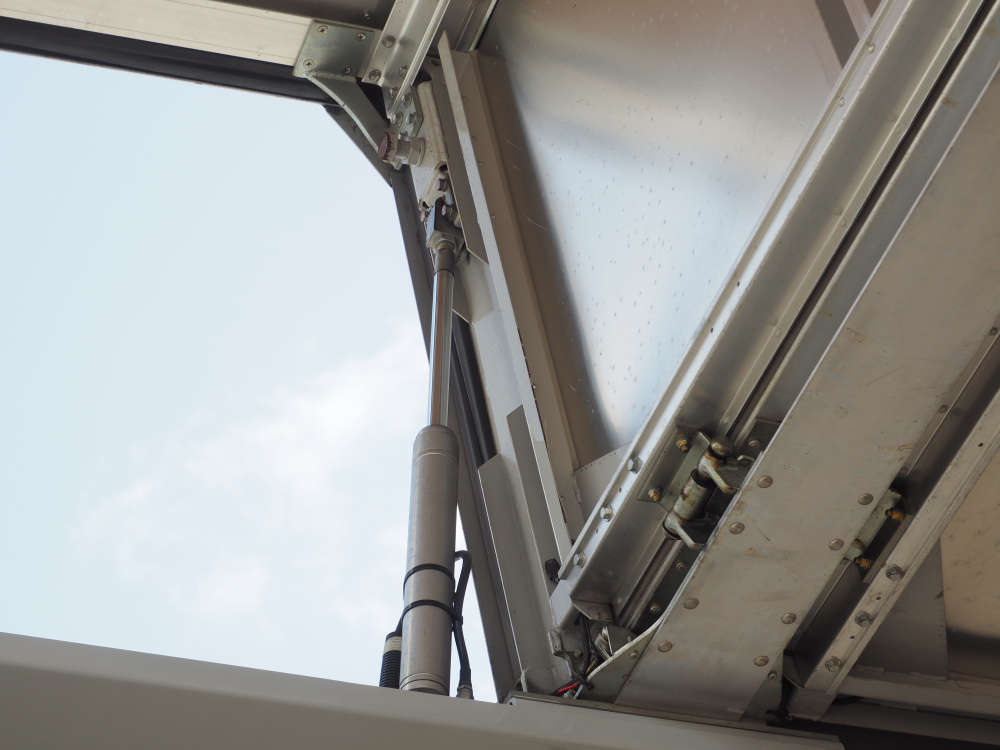 いすゞ ギガ ウイング車 大型 QKG-CYJ77A 年式 H26[写真12]