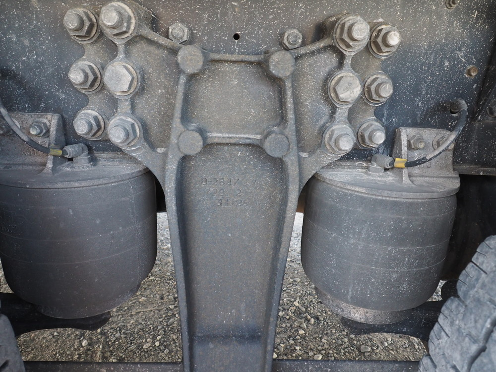 いすゞ ギガ ウイング車 大型 QKG-CYJ77A 年式 H26[写真37]