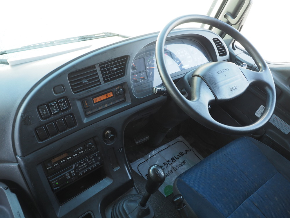いすゞ ギガ ウイング車 大型 QKG-CYJ77A 年式 H26[写真28]