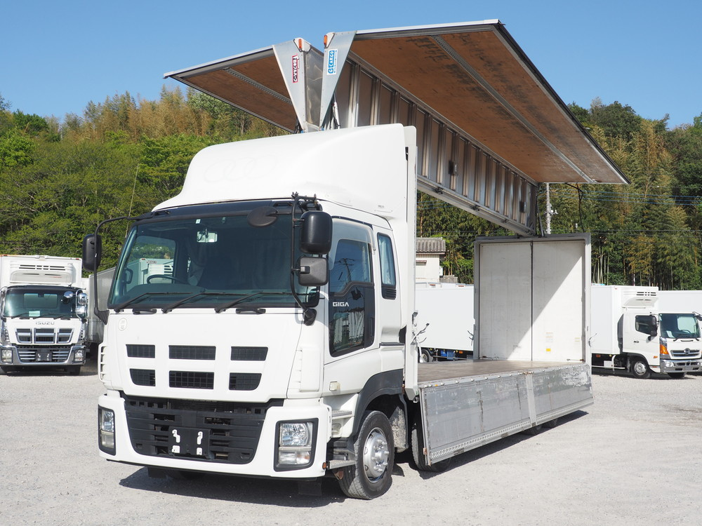 いすゞ ギガ ウイング車 大型 QKG-CYJ77A 年式 H26[写真02]