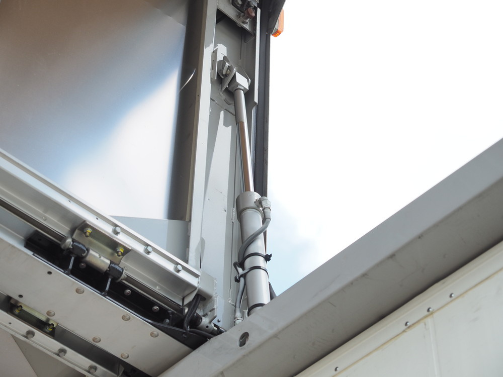 いすゞ フォワード ウイング車 中型 TKG-FRR90S2 年式 H28[写真18]