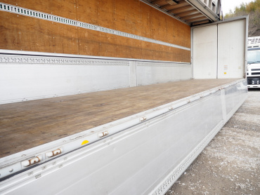 いすゞ ギガ ウイング車 大型 QKG-CYJ77A 年式 H27 [写真17]