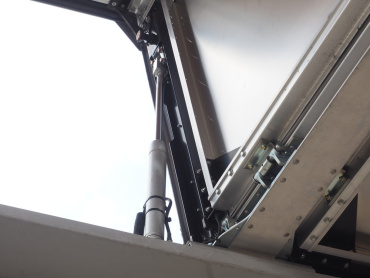 いすゞ ギガ ウイング車 大型 QKG-CYJ77A 年式 H27 [写真10]