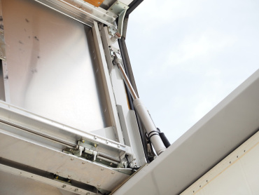 いすゞ ギガ ウイング車 大型 QKG-CYJ77A 年式 H26 [写真17]