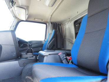 いすゞ ギガ ウイング車 大型 QPG-CYJ77B 年式 H29 [写真32]