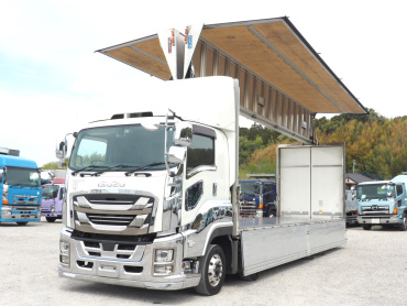いすゞ ギガ ウイング車 大型 2PG-CYJ77C 年式 R1 [写真02]
