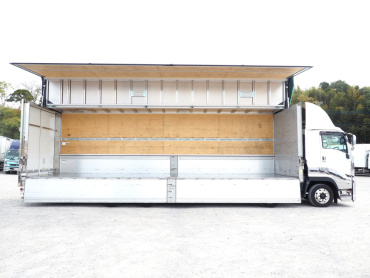 いすゞ ギガ ウイング車 大型 2PG-CYJ77C 年式 R1 [写真12]