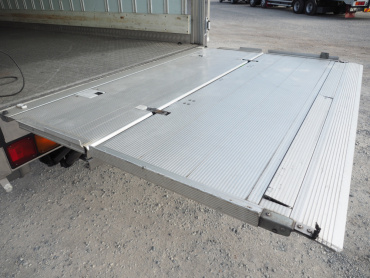 いすゞ フォワード 冷凍バン 中型 TKG-FRR90S2 年式 H27 [写真22]