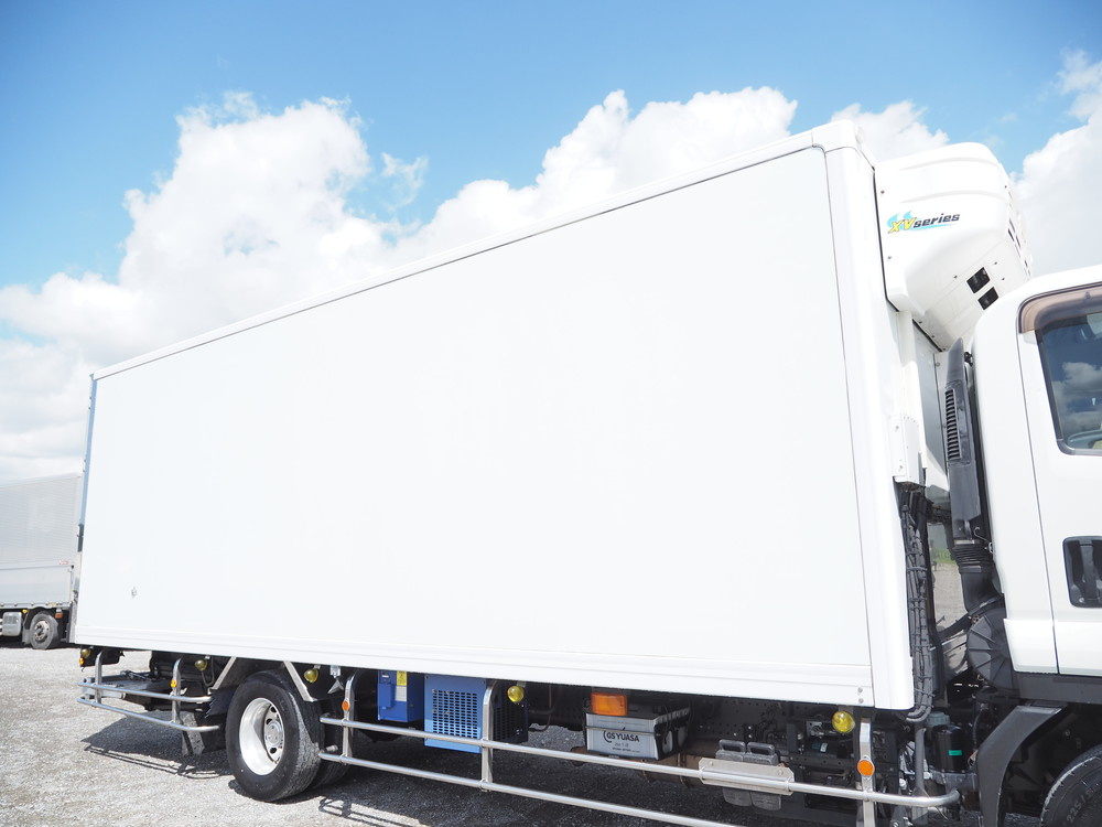 いすゞ フォワード 冷凍バン 中型 TKG-FRR90S2 年式 H29[写真10]