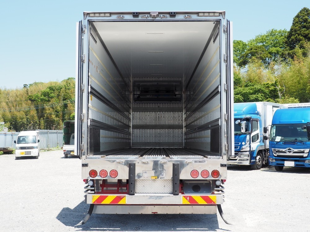 いすゞ ギガ 冷凍バン 大型 QPG-CYJ77B 年式 H29[写真15]