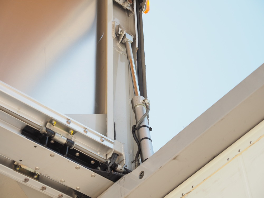 いすゞ フォワード ウイング車 中型 TKG-FRR90T2 年式 H28[写真20]