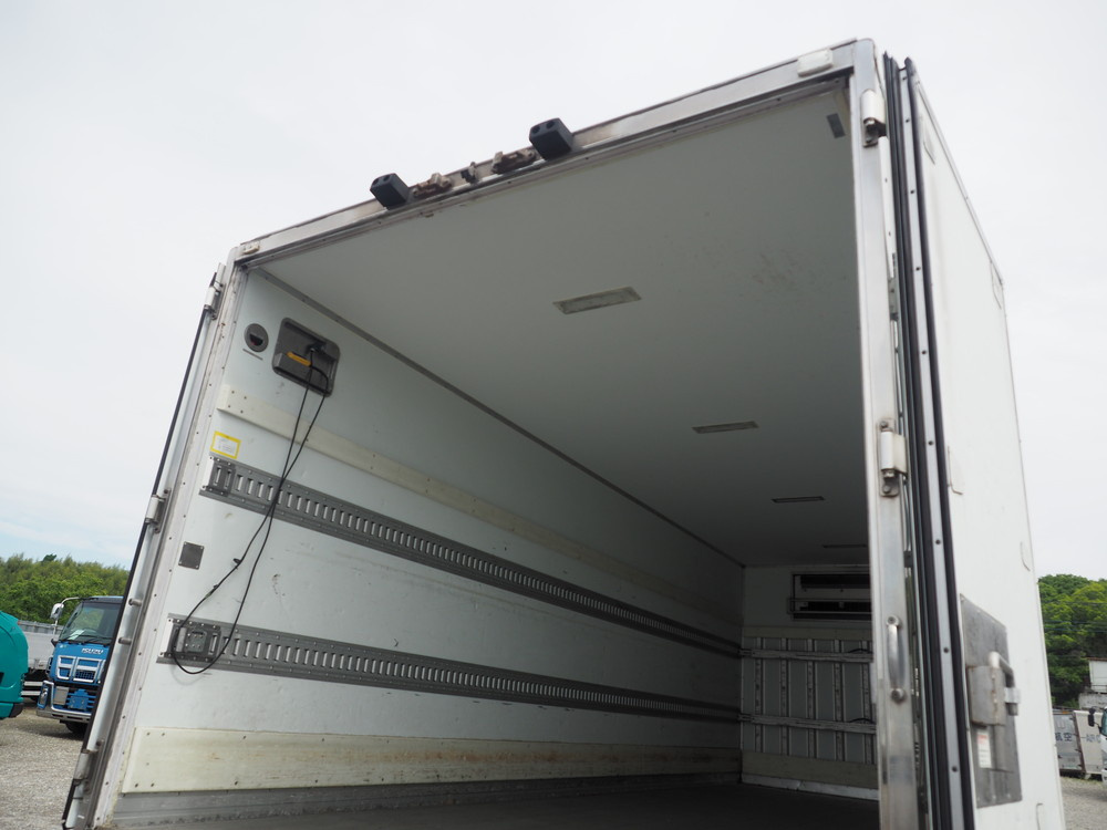 いすゞ フォワード 冷凍バン 中型 TKG-FRR90S2 年式 H26[写真14]