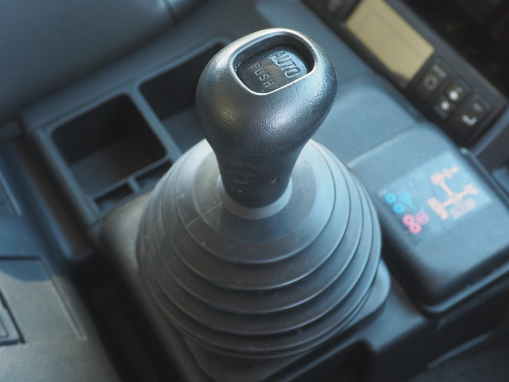 いすゞ ギガ 冷凍ウイング 大型 QKG-CYL77A 年式 H26[写真33]