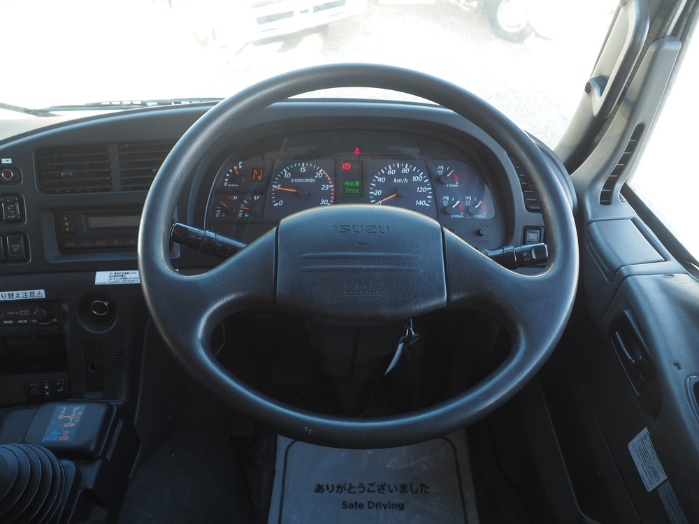 いすゞ ギガ 冷凍ウイング 大型 QKG-CYL77A 年式 H26[写真32]