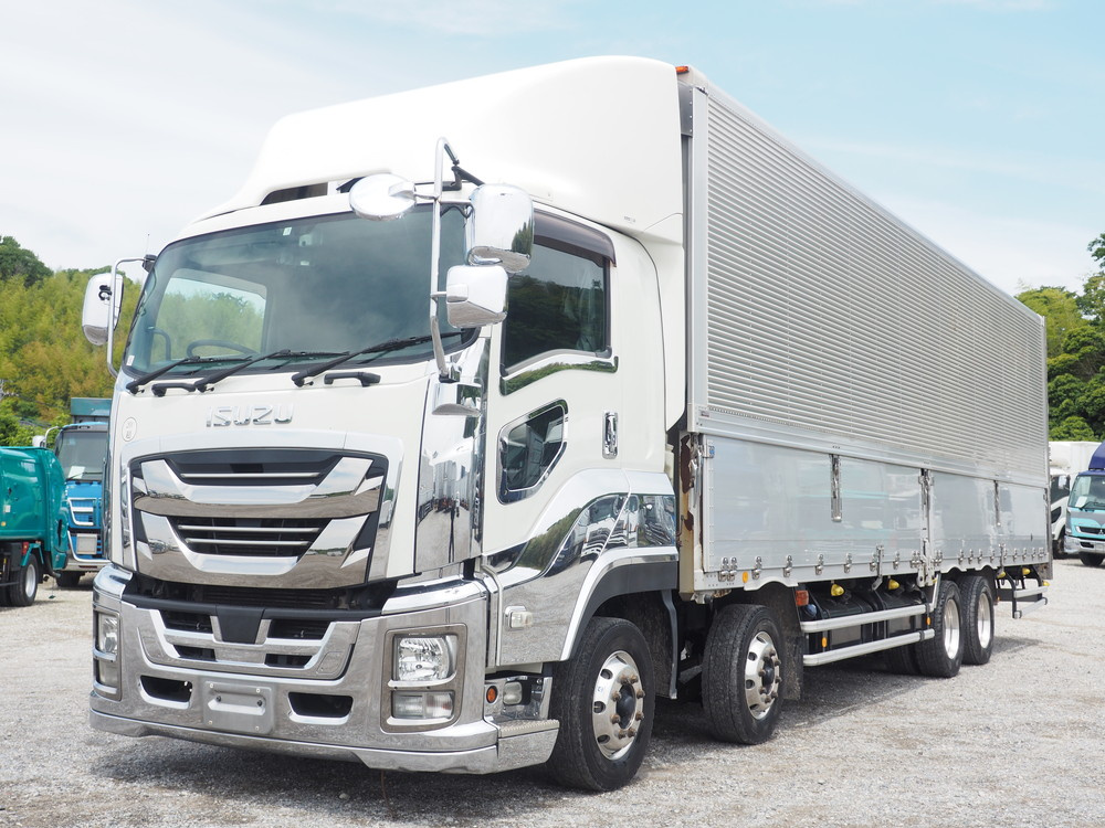 いすゞ ギガ ウイング車 大型 QPG-CYJ77B 年式 H28[写真01]