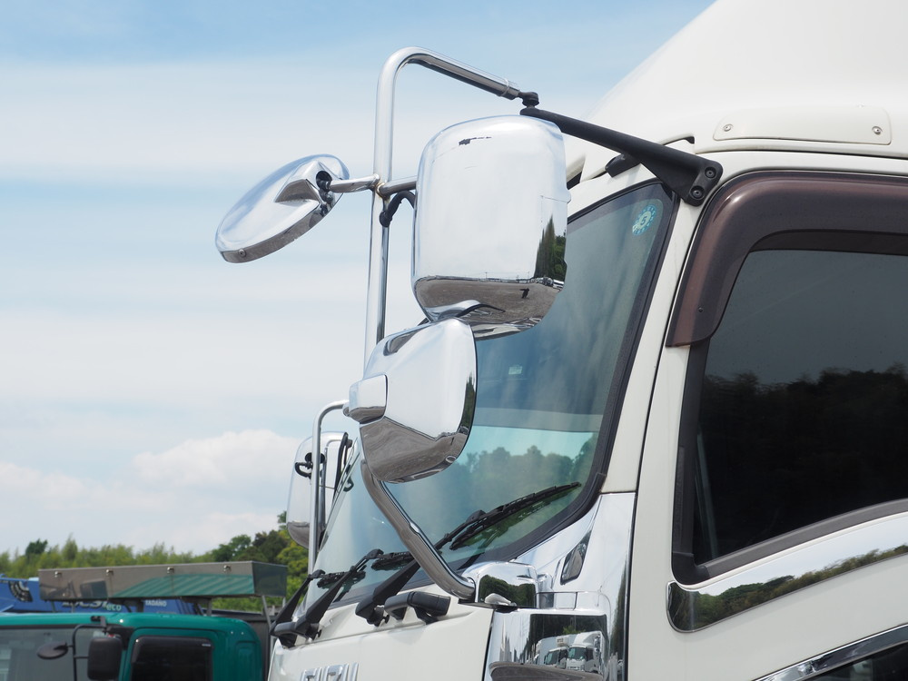 いすゞ ギガ ウイング車 大型 QPG-CYJ77B 年式 H28[写真09]