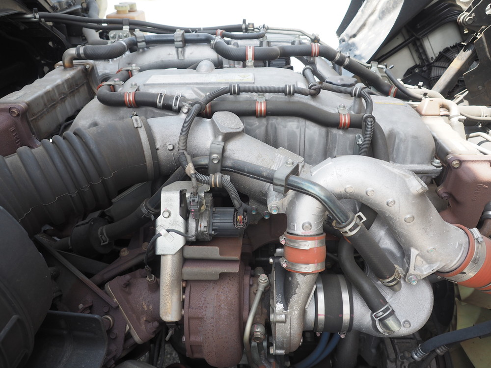 いすゞ ギガ ウイング車 大型 QPG-CYJ77B 年式 H28[写真48]