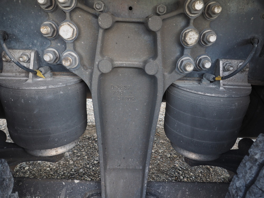 いすゞ ギガ ウイング車 大型 QPG-CYJ77B 年式 H28[写真43]