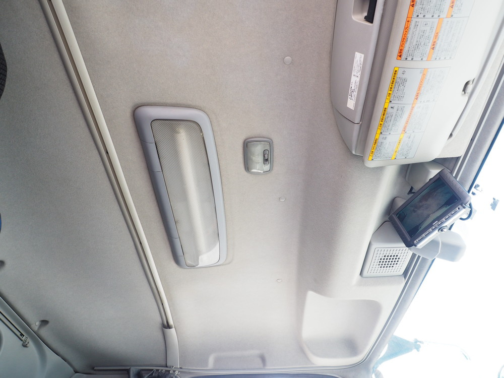 いすゞ ギガ ウイング車 大型 QPG-CYJ77B 年式 H28[写真40]