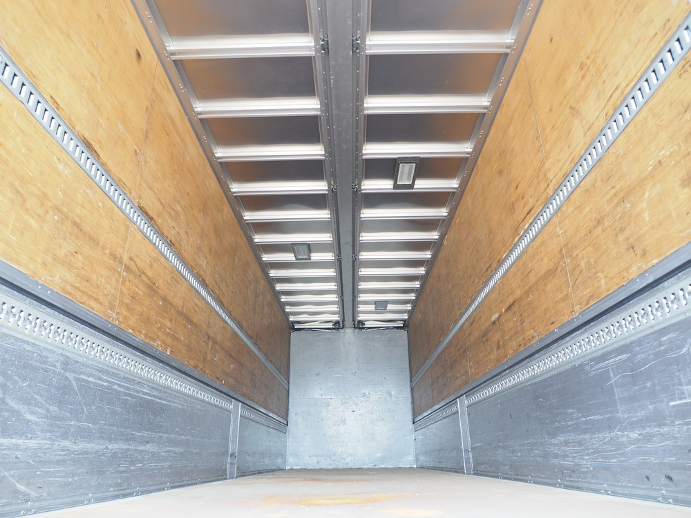 いすゞ ギガ ウイング車 大型 QPG-CYJ77B 年式 H28[写真29]