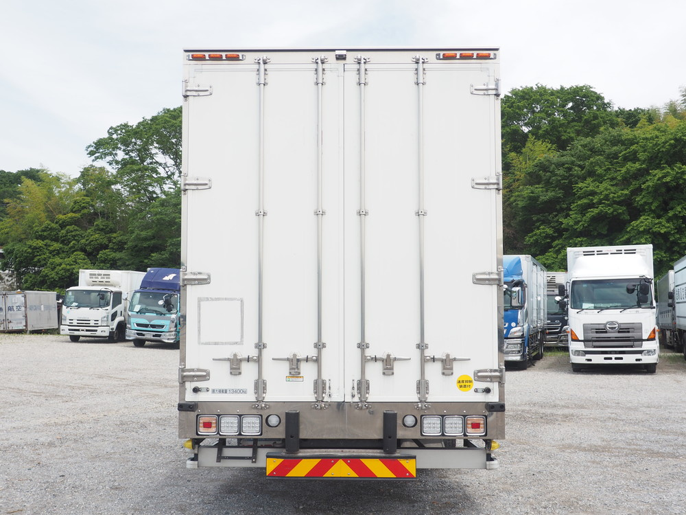 いすゞ ギガ ウイング車 大型 QPG-CYJ77B 年式 H28[写真06]