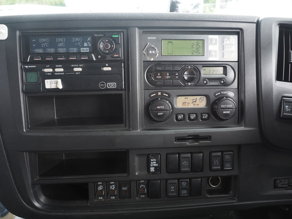 いすゞ ギガ 冷凍バン 大型 2KG-CYY77CY 年式 H30[写真28]