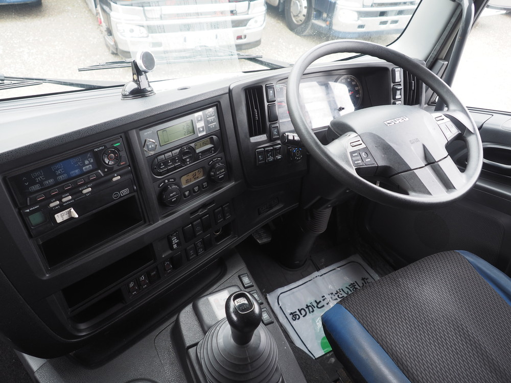 いすゞ ギガ 冷凍バン 大型 2KG-CYY77CY 年式 H30[写真26]