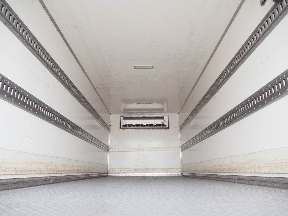 いすゞ フォワード 冷凍バン 中型 TKG-FRR90T2 年式 H26[写真15]