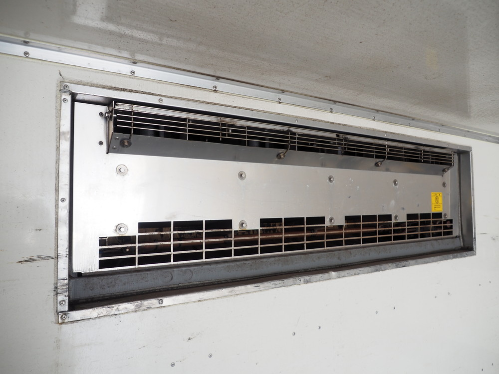 いすゞ フォワード 冷凍バン 中型 TKG-FRR90T2 年式 H26[写真17]