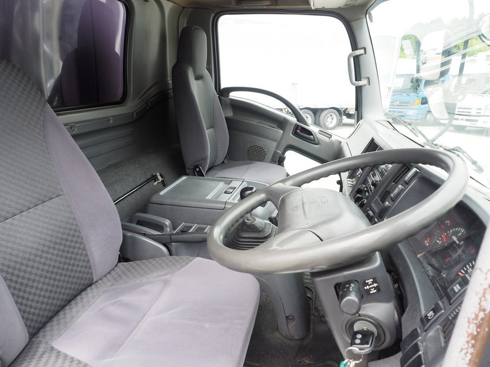 いすゞ フォワード 冷凍バン 中型 TKG-FRR90T2 年式 H26[写真22]