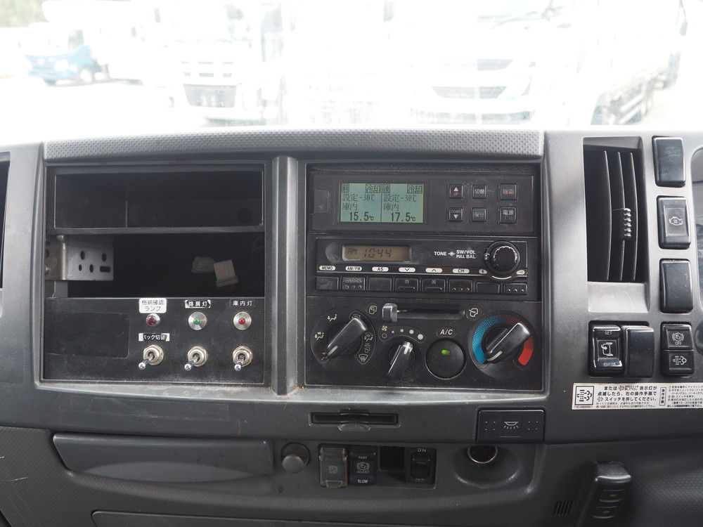 いすゞ フォワード 冷凍バン 中型 TKG-FRR90T2 年式 H26[写真25]